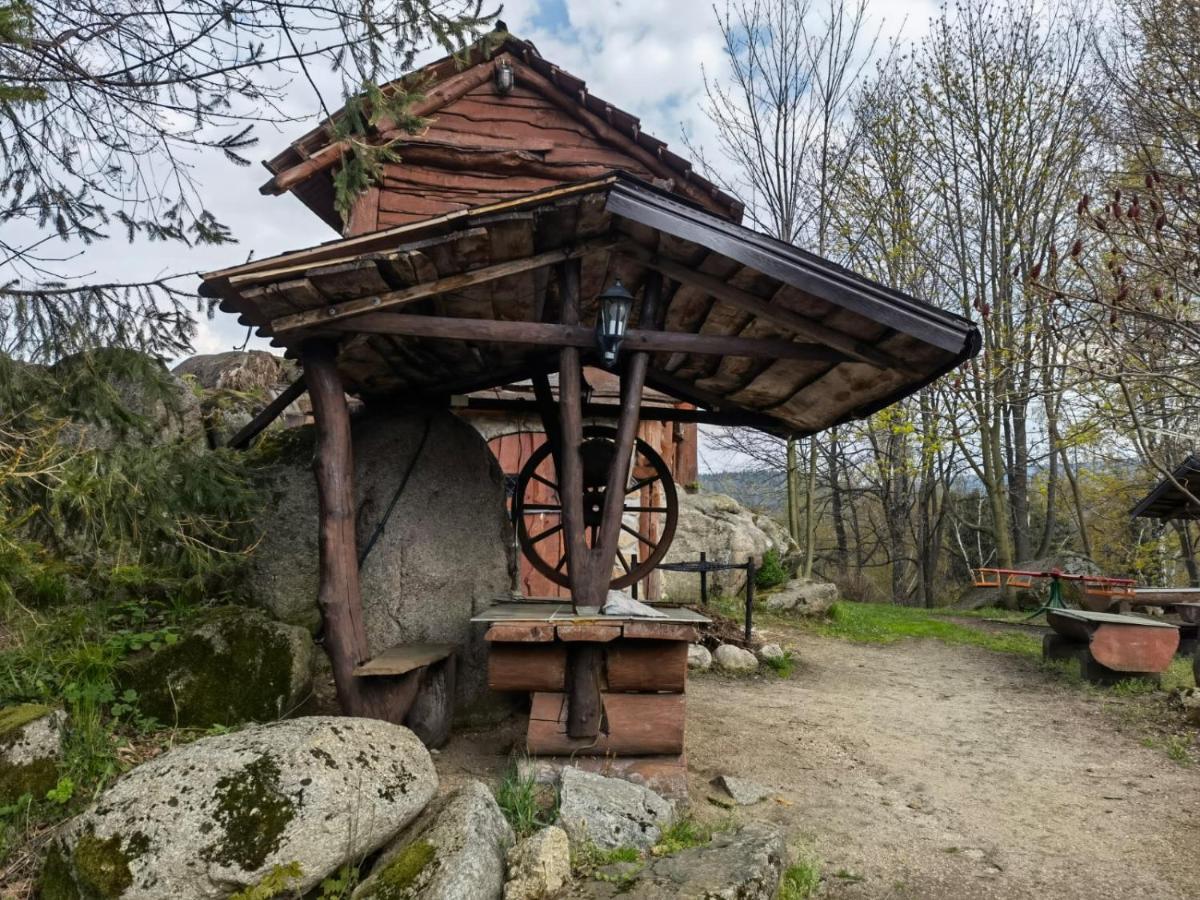 Osrodek Wypoczynkowy Nad Wodospadem Przesieka Exteriör bild