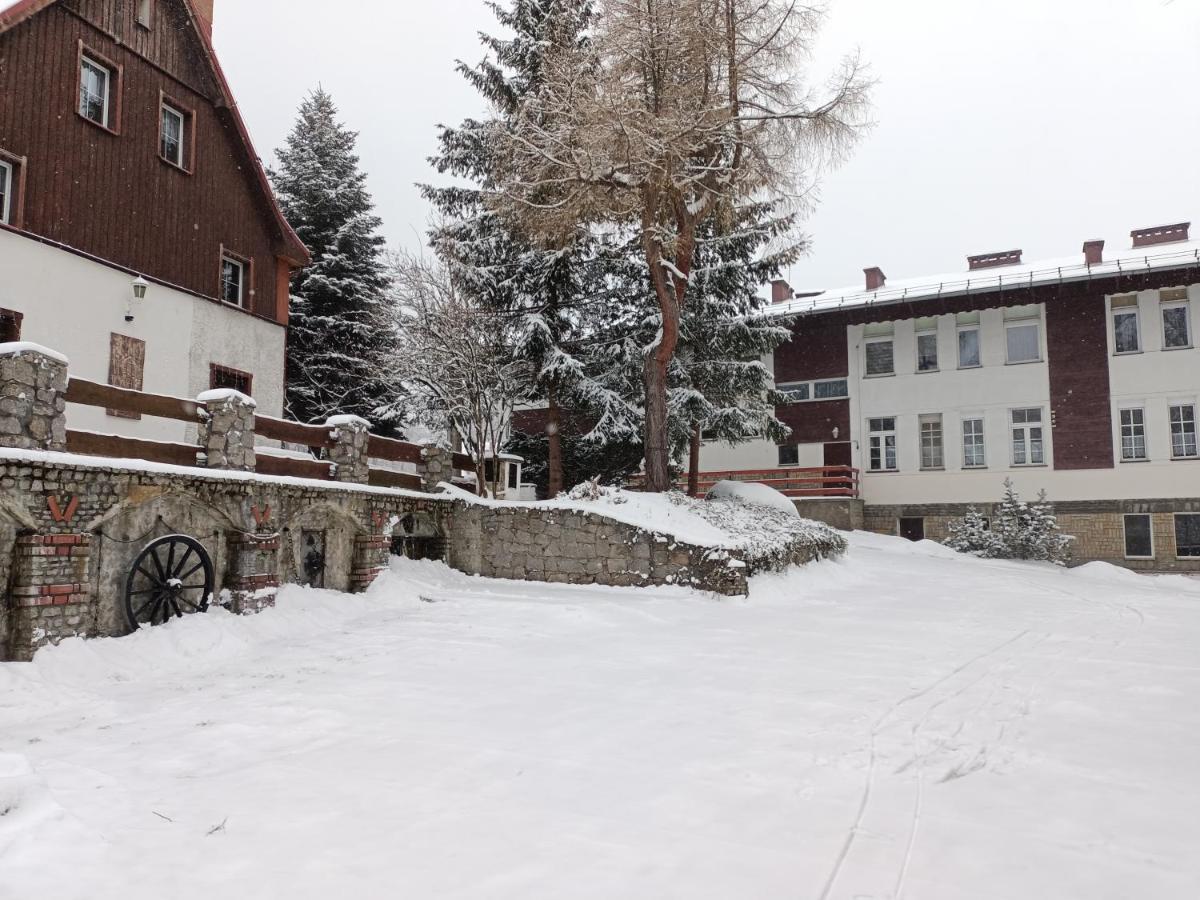 Osrodek Wypoczynkowy Nad Wodospadem Przesieka Exteriör bild